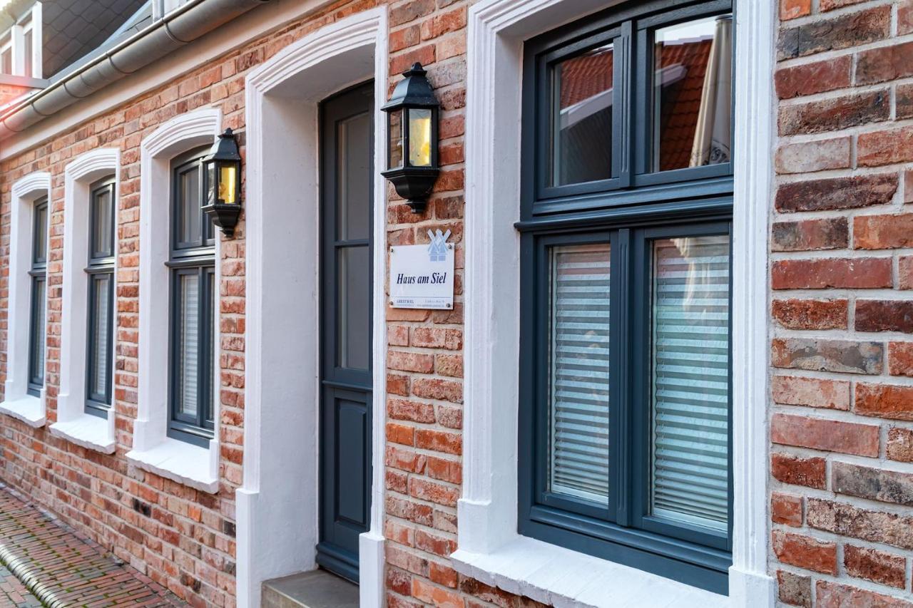 Haus Am Siel 01, Zentral Mit Eigenem Steg Villa Greetsiel Exterior photo